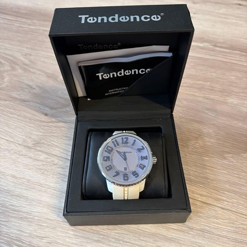 Orologio tendenza - orologio,